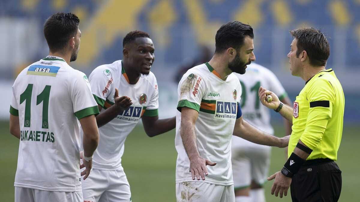 Alanyaspor'dan hakem hatalarna tepki 