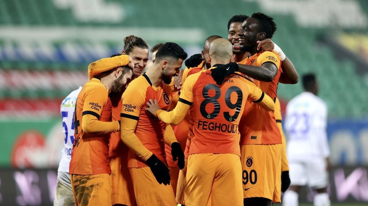 Galatasaray, Emre Akbaba ile 2+1 yllk yeni szleme imzalyor