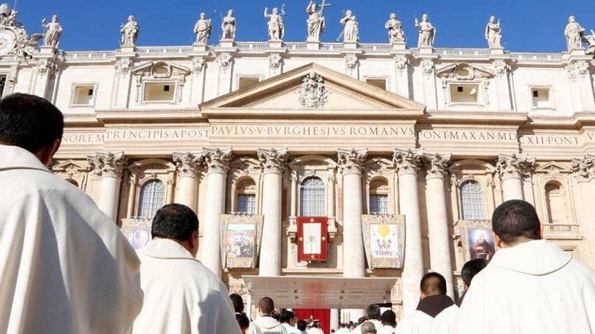 Vatikan'n eski Paris Bykelisine 'cinsel saldrdan' hapis cezas