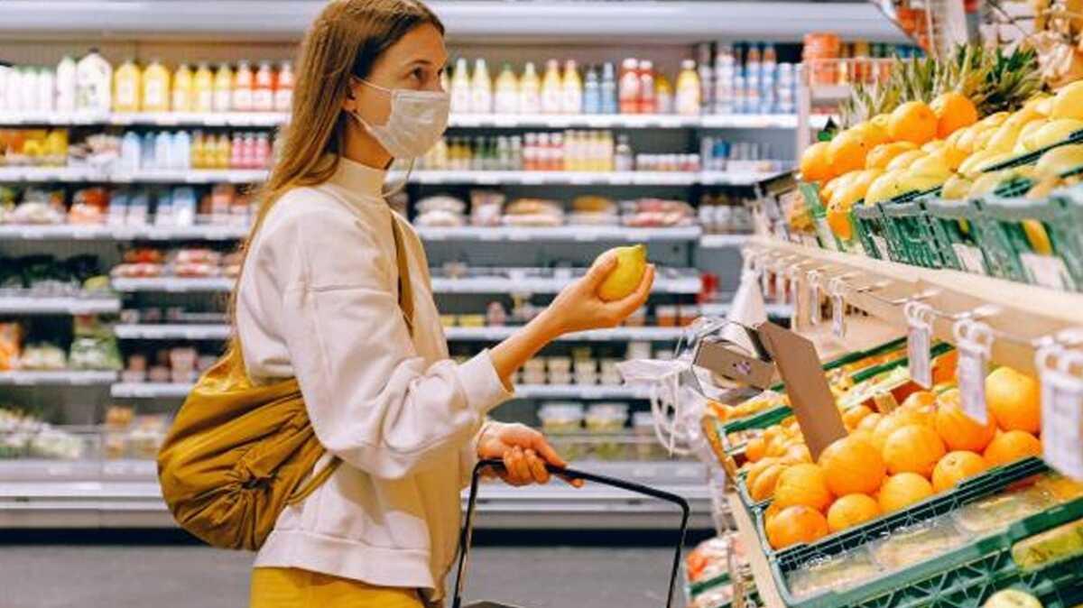 Koronavirs yenen doktordan ok arpc uyar: Krdan ve peeteden bile bulaabilir