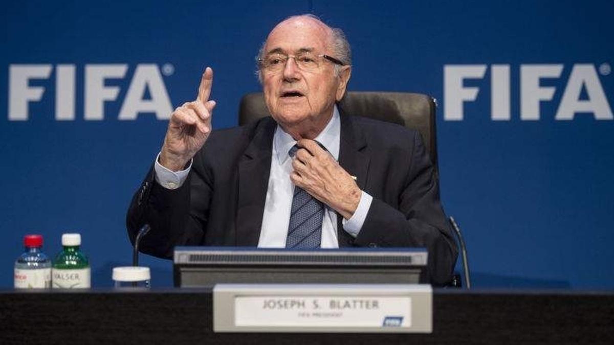 Sepp Blatter'in ba bir kez daha dertte