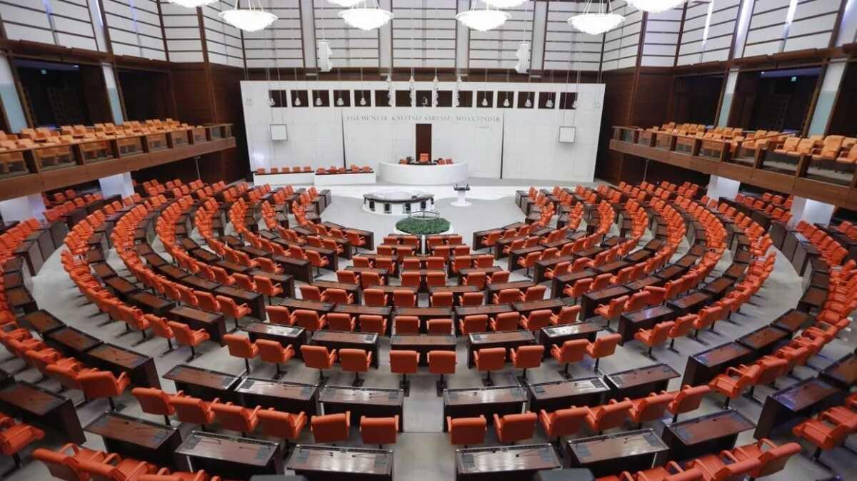 Son dakika haberleri... Libya tezkeresi Meclis'te kabul edildi: Trk askerinin grev sresi 18 ay uzatld