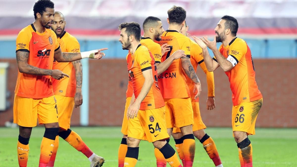 Galatasaray+Trabzonspor+kar%C5%9F%C4%B1s%C4%B1nda+2+gol+att%C4%B1,+3+puan%C4%B1+kapt%C4%B1