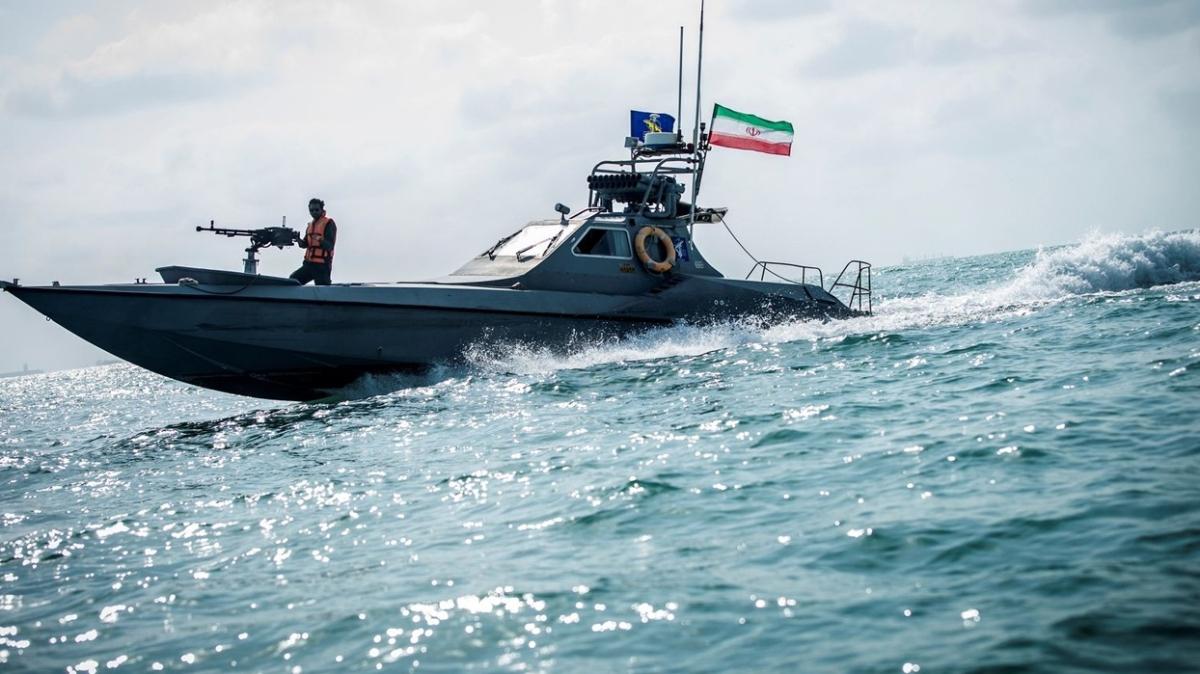 İran'da çıkartma teknesi battı