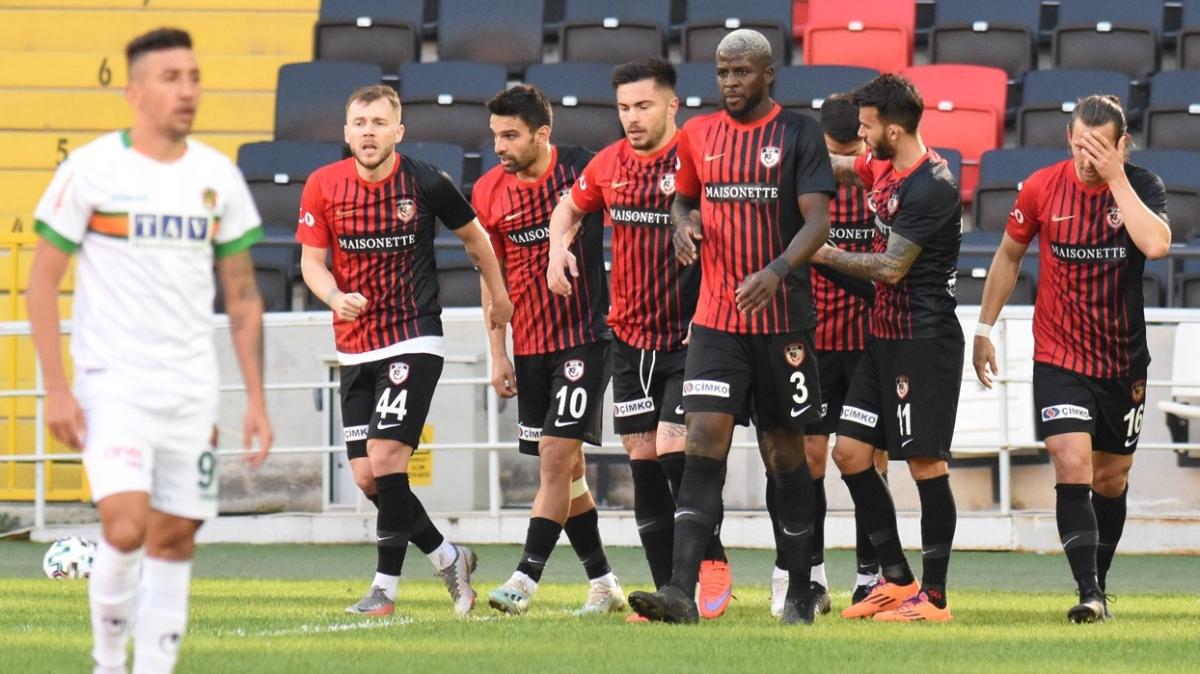 Gaziantep FK sahasında Alanyaspor'u 3-1 mağlup etti