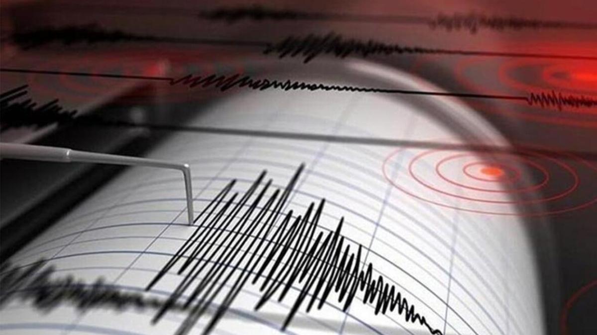 İzmir'de deprem mi oldu, nerede" İzmir depremi kaç şiddetinde"