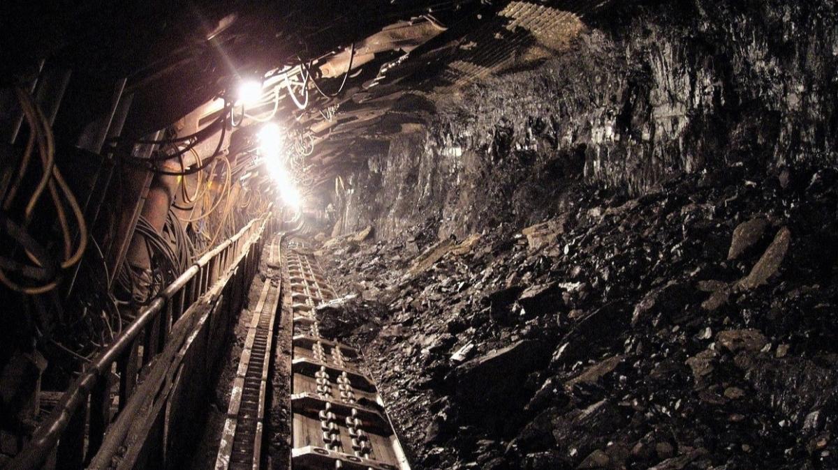 Pakistan'da maden iilerine saldr: 11 l