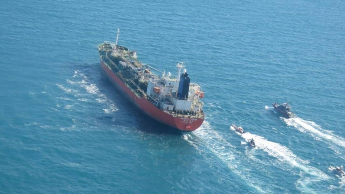 ran'dan Gney Kore'nin alkonulan tankerle ilgili blgeye askeri g gndermesine eletiri