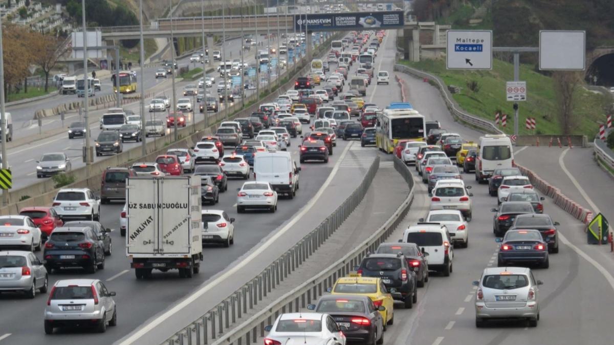 Kstlama ncesi stanbul'da trafik younlat