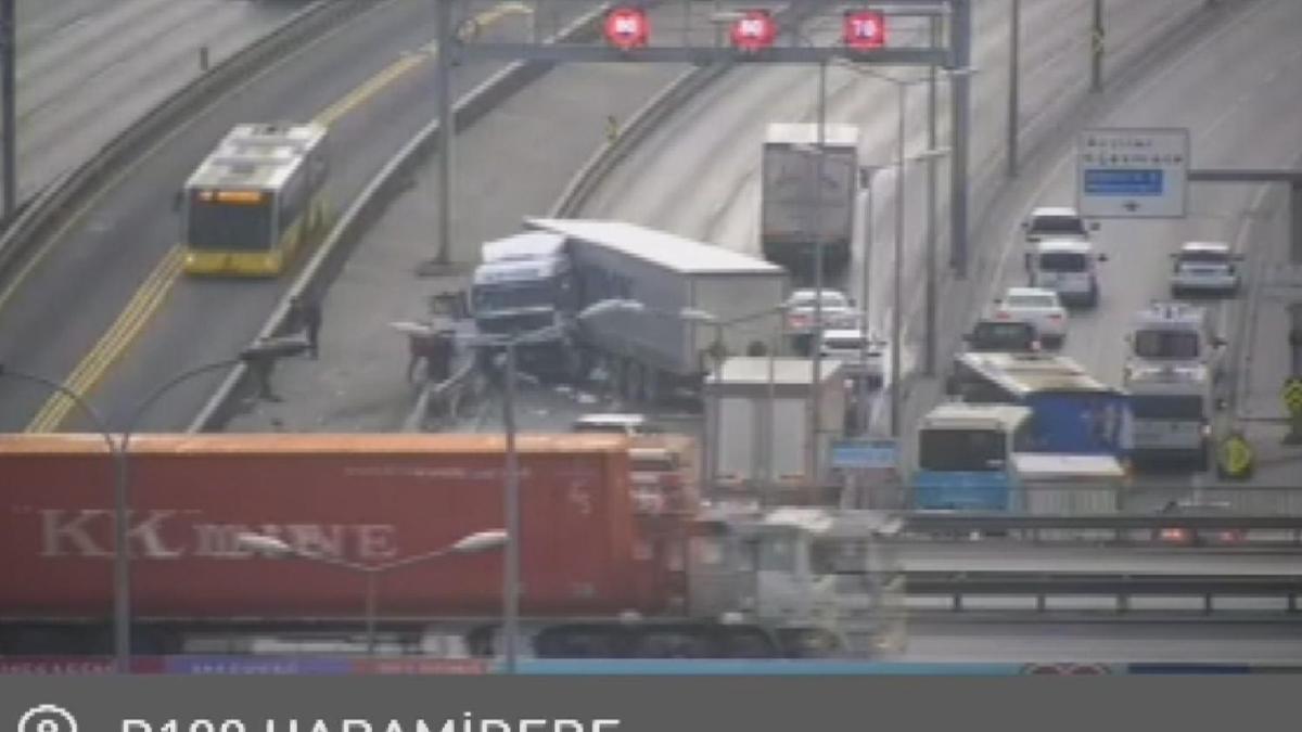 Son dakika haberi: Haramidere'de tr bariyerlere arpt: E-5'te trafik kilit