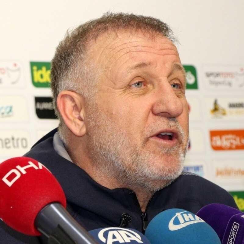 Mesut Bakkal: Oyundan memnunum ama sonutan deil