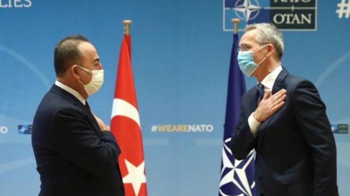 Bakan Çavuşoğlu, NATO Genel Sekreteri Stoltenberg ile Brüksel'de bir araya geldi