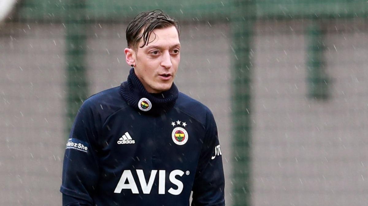 Mesut Özil'in hedefi Galatasaray derbisi