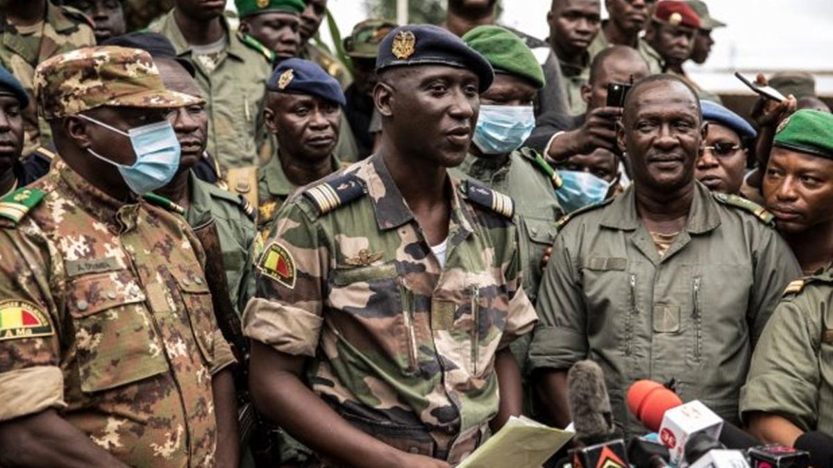 5 ay önce darbe yapılmıştı: Mali'de askeri cunta feshedildi