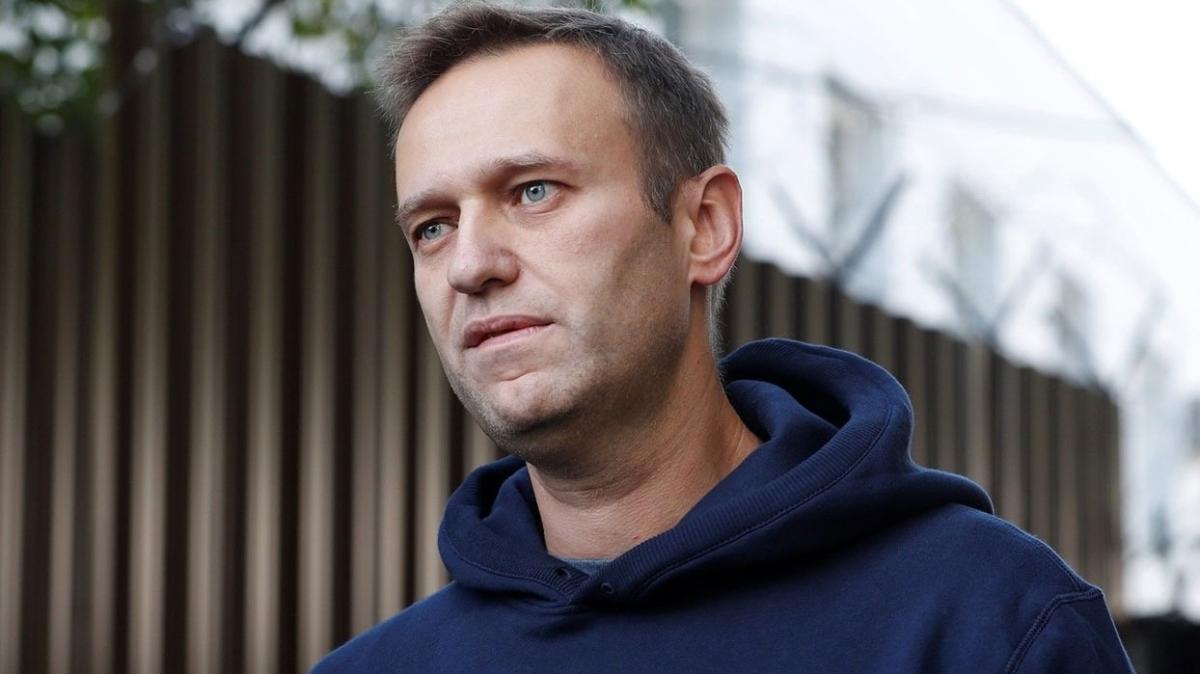 Rus polisinden Navalnıy'nın evlerine baskın