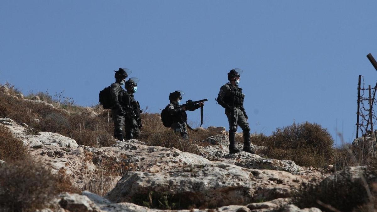 İşgalci İsrail askerleri Batı Şeria'da 3 Filistinliyi yaraladı