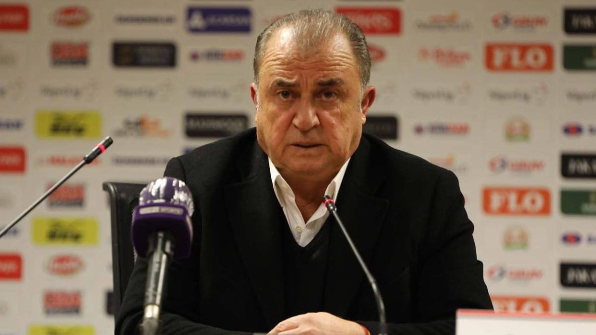 Fatih+Terim%E2%80%99den+derbi+%C3%B6ncesi+k%C3%BCf%C3%BCr+isyan%C4%B1:+Hani+seyirci+yoktu%21;