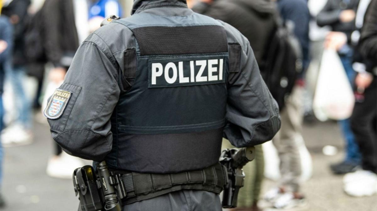 Almanya'da polis zorbal: 17 yandaki Trk kzn ve babasn hastanelik ettiler