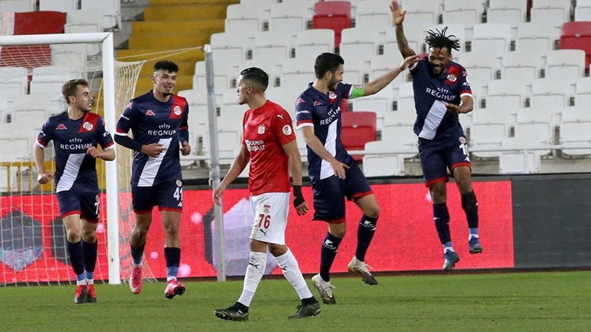 Antalyaspor, Sivasspor'u eleyerek Türkiye Kupası'nda yarı finale yükseldi