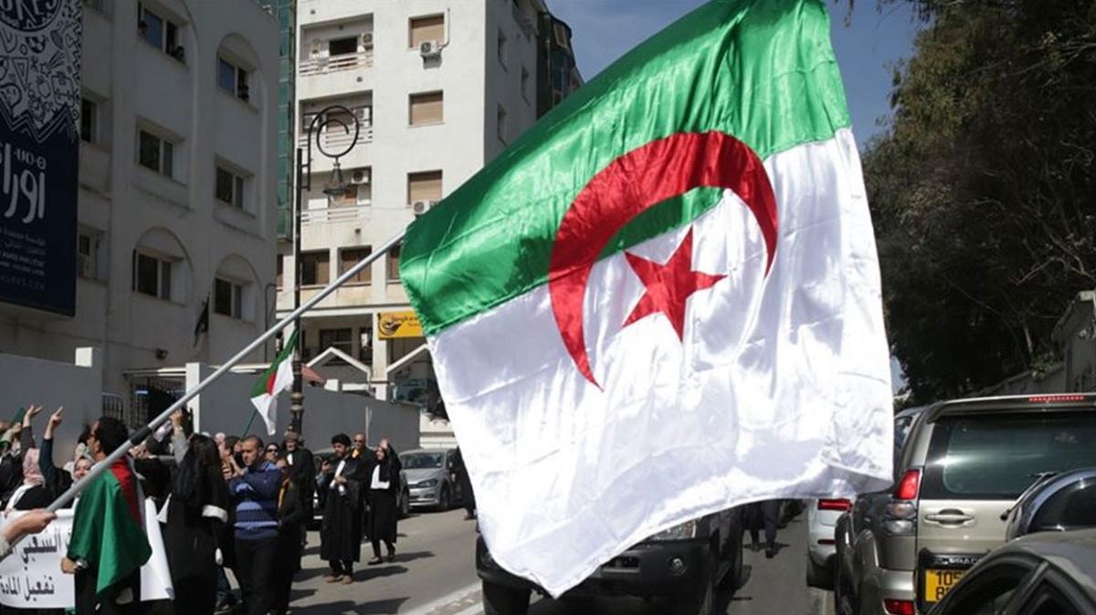 Cezayirli milletvekili srail temsilcisinin katlmn kabul etmeyerek toplantdan ekildi