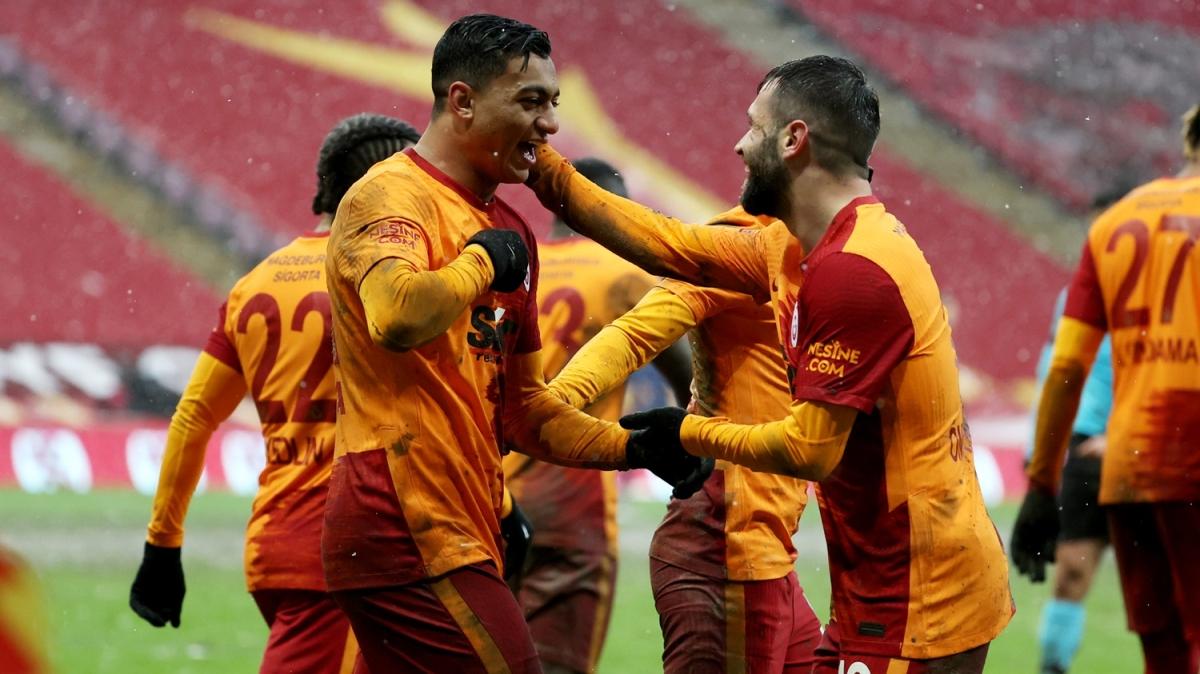 Galatasaray, zorlu fikstürü kayıpsız atlattı
