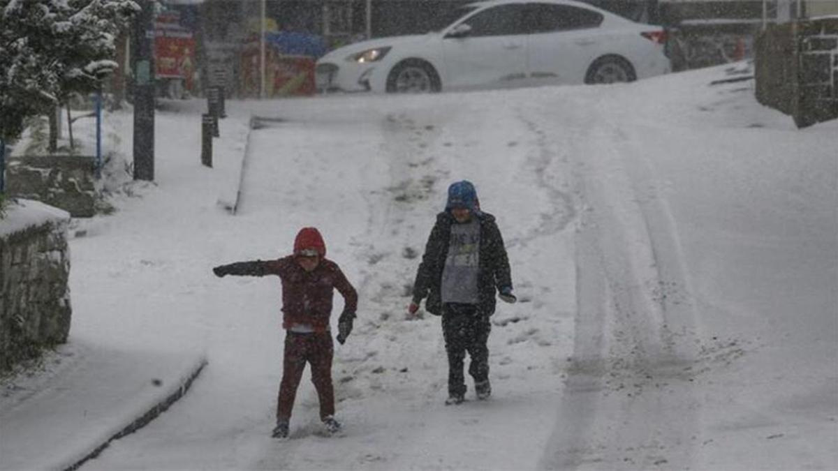 15 ubat okullar tatil mi" Kar tatili olan iller hangileri" 