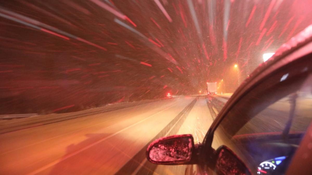 Youn kar ya nedeniyle Malatya'dan Kayseri istikametine ara trafii durduruldu