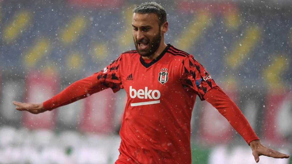 Beşiktaş'ta golcü yıldız sakatlandı! Tedavisine başlandı...