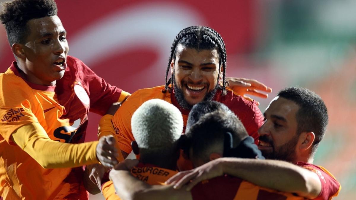 Galatasaray'da Yedlin, performansıyla alkış topladı