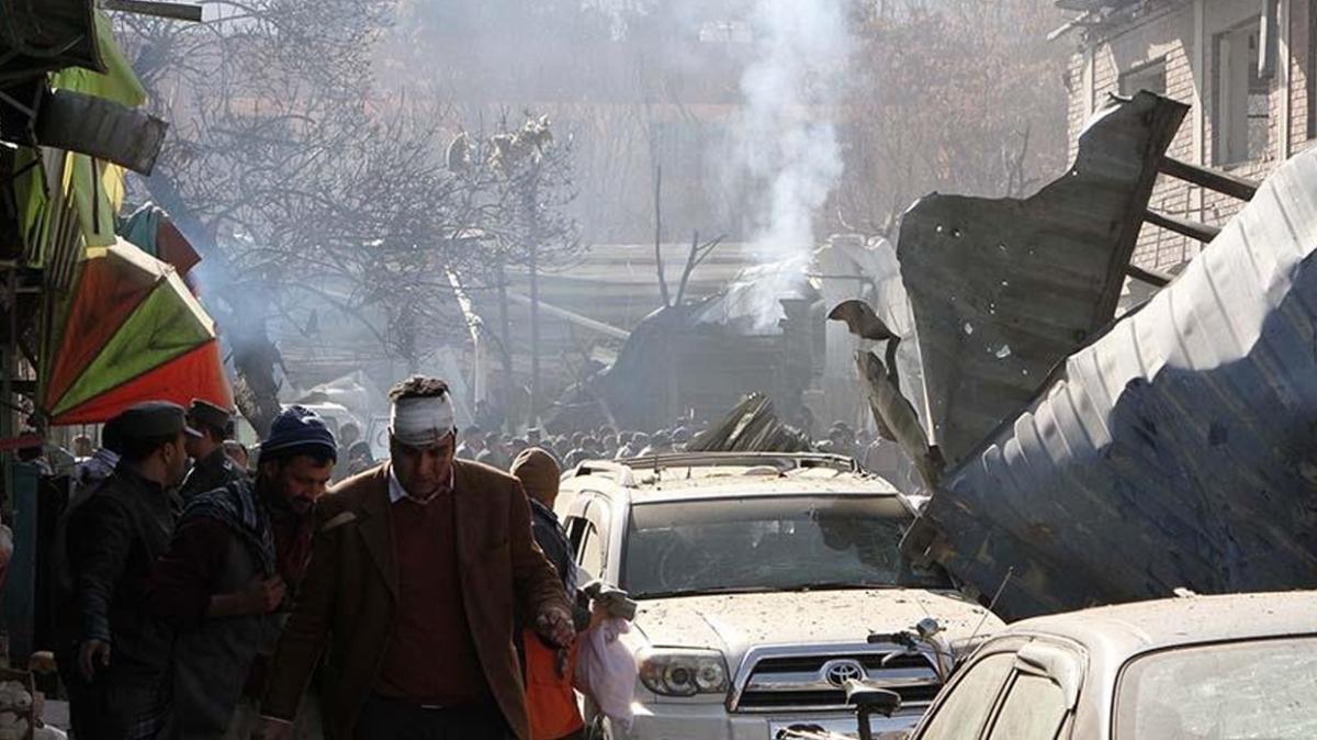 Kabil'de polis aracına bombalı saldırı