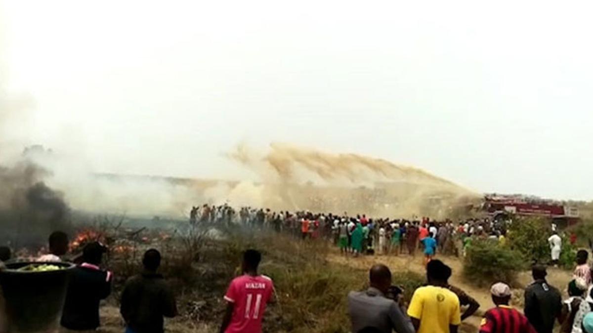 Nijerya'da askeri uçak düştü