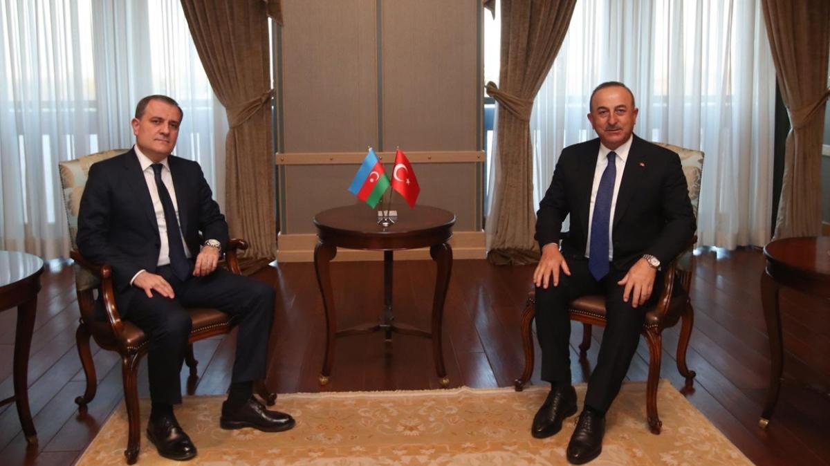 Dışişleri Bakanı Mevlüt Çavuşoğlu, Azerbaycanlı mevkidaşı Bayramov ile görüştü