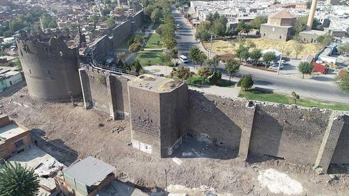 Diyarbakır Valisi Karaoğlu: Diyarbakır, küllerinden doğan, yeniden dirilen ve uyanan bir şehre dönüşüyor
