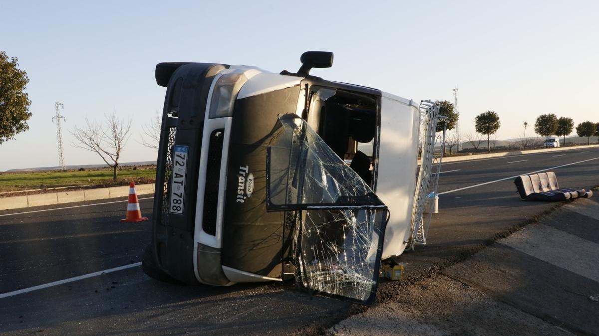 Şanlıurfa'da trafik kazası... Tarım işçilerini taşıyan minibüs devrildi