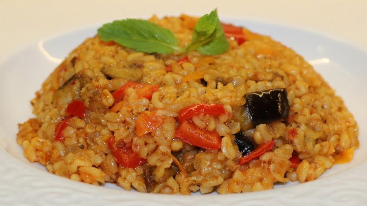 Patlcanl bulgur pilav nasl yaplr" te lezzetli pilav tarifi