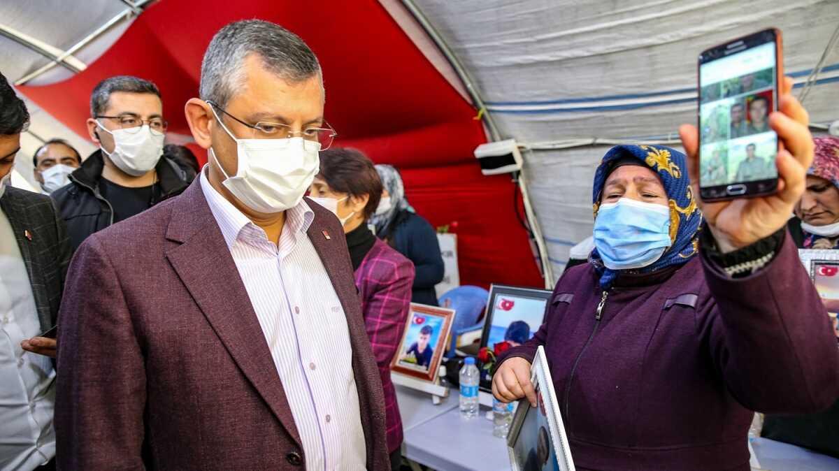 Diyarbakr annelerinden CHP heyetine tepki: Ge kaldnz