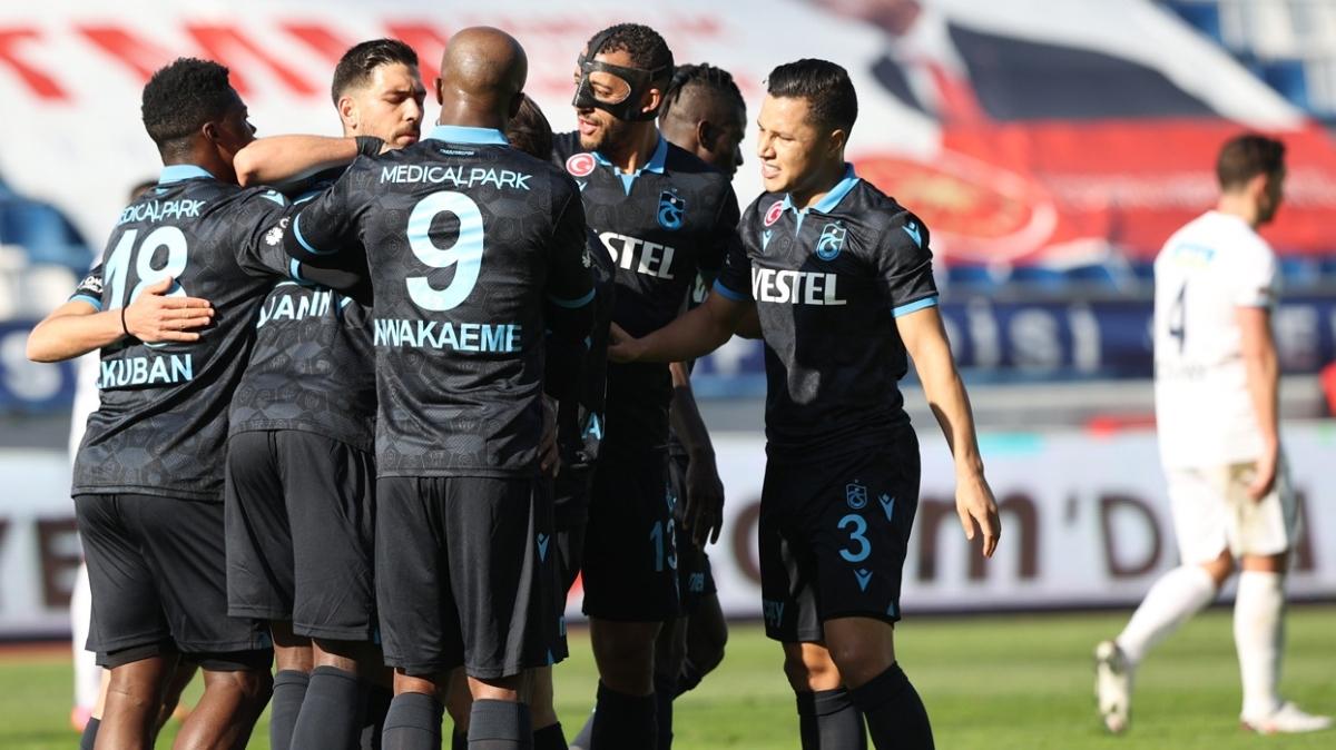Trabzonspor deplasmanda Kasmpaa'y 2-1 malup etti