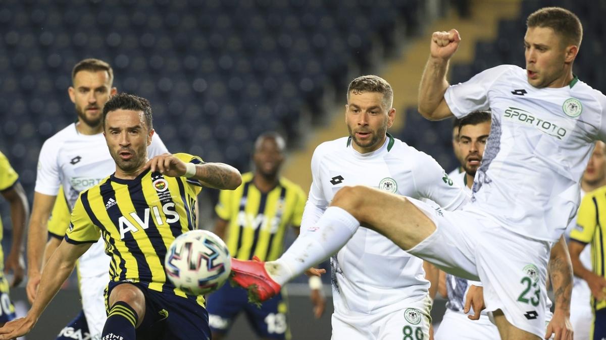 Fenerbahe, Konyaspor'a kar oynad 39 man 30'unu kazand