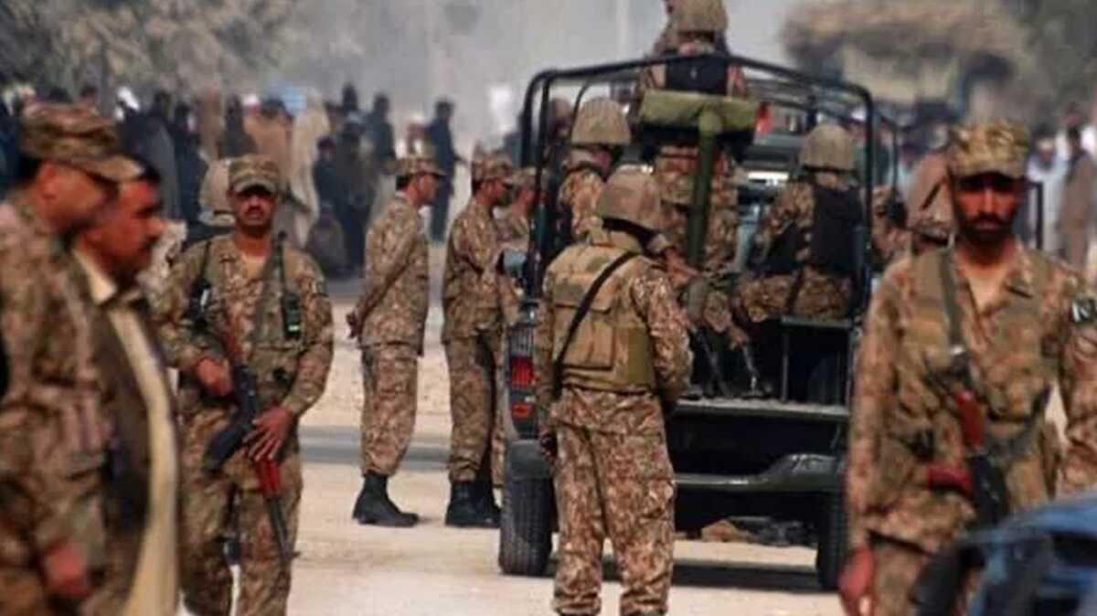 Pakistan'da gvenlik gleriyle terristler arasnda atma