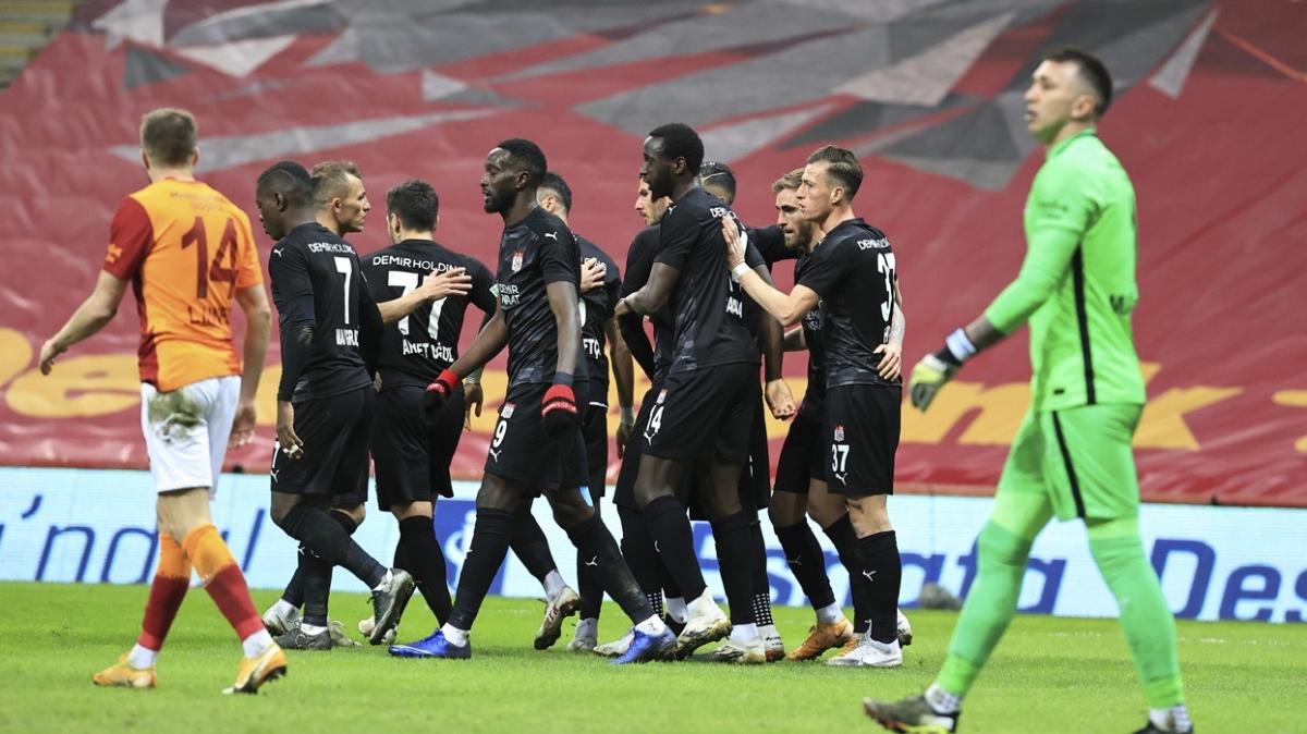 Sivasspor, Galatasaray mayla yenilmezlik serisini 6 maa kard