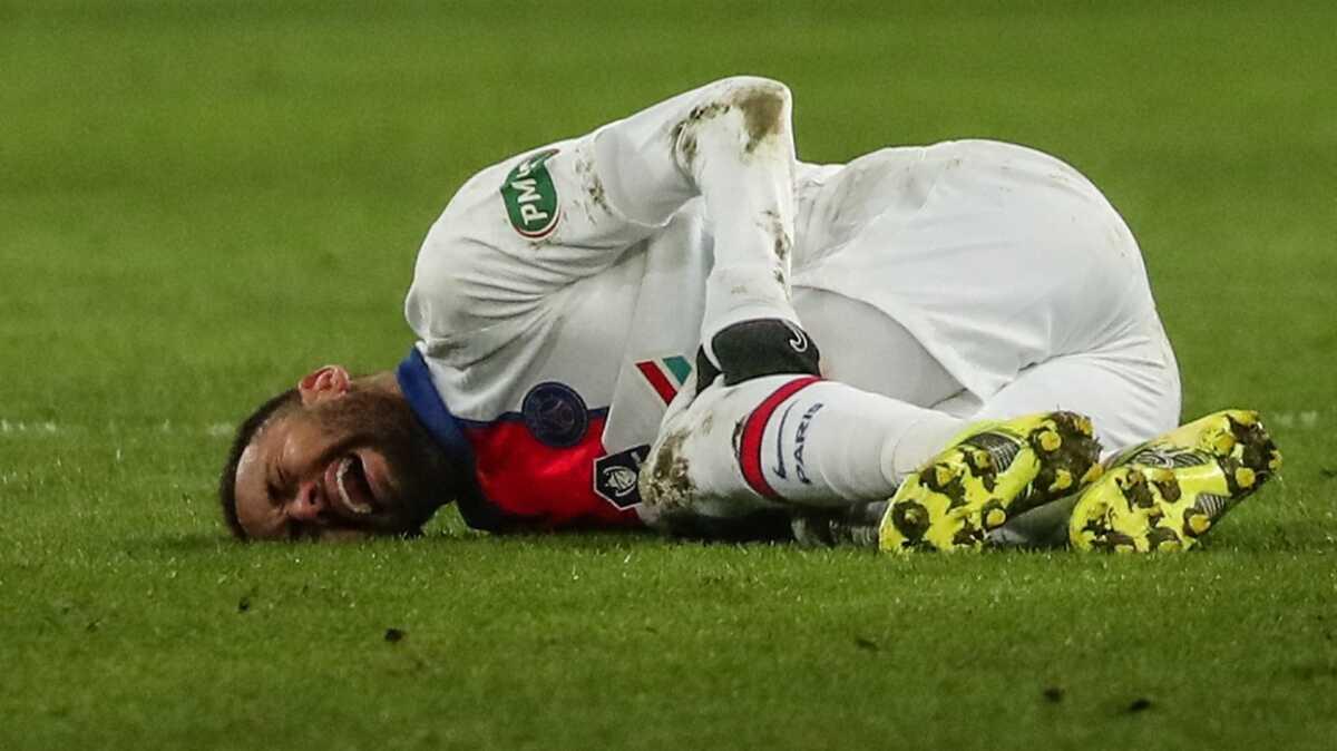 PSG'nin yldz Neymar sakatl sebebiyle Barcelona man karacak
