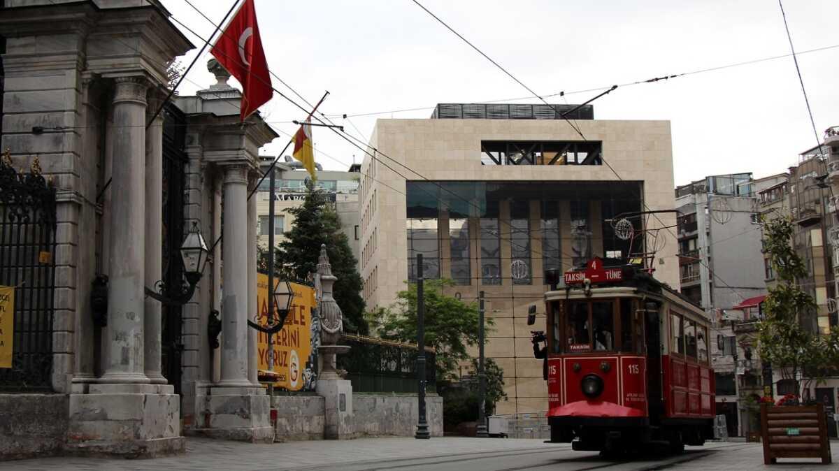 stiklal Caddesi girilere kapatld