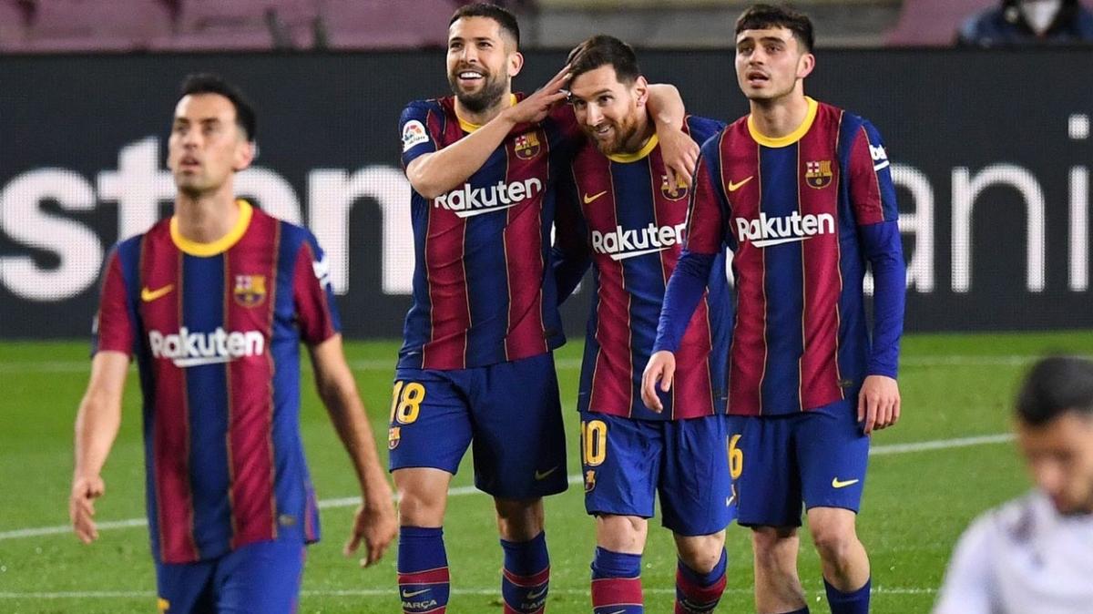Barcelona sahasnda Huesca'y gle oynaya devirdi