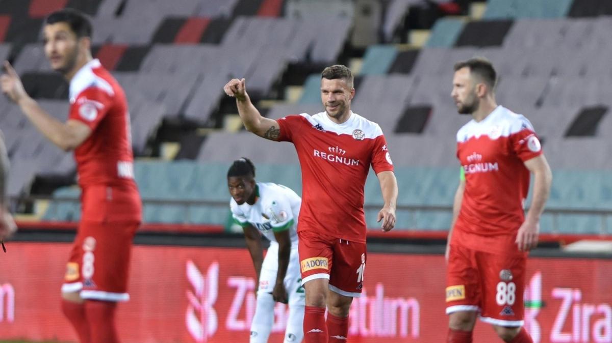 Lukas Podolski: Mucizeyi gerçekleştirdik