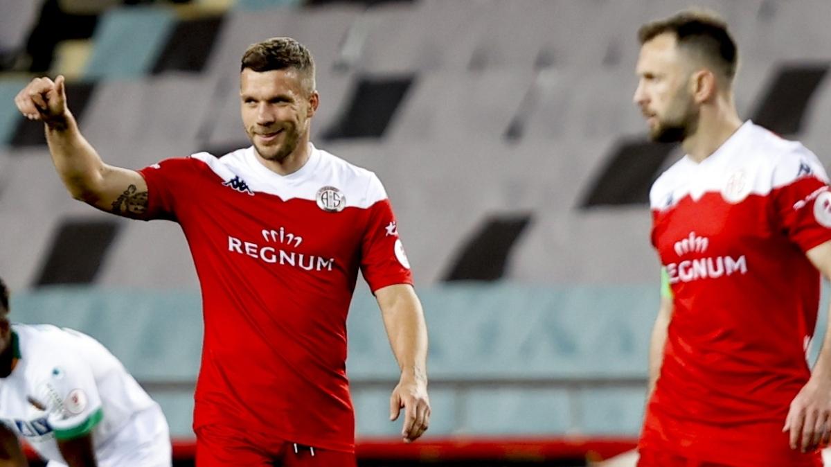 Lukas Podolski'den seri galibiyet sevinci: Şimdi biraz izin yapıp dinleneceğiz