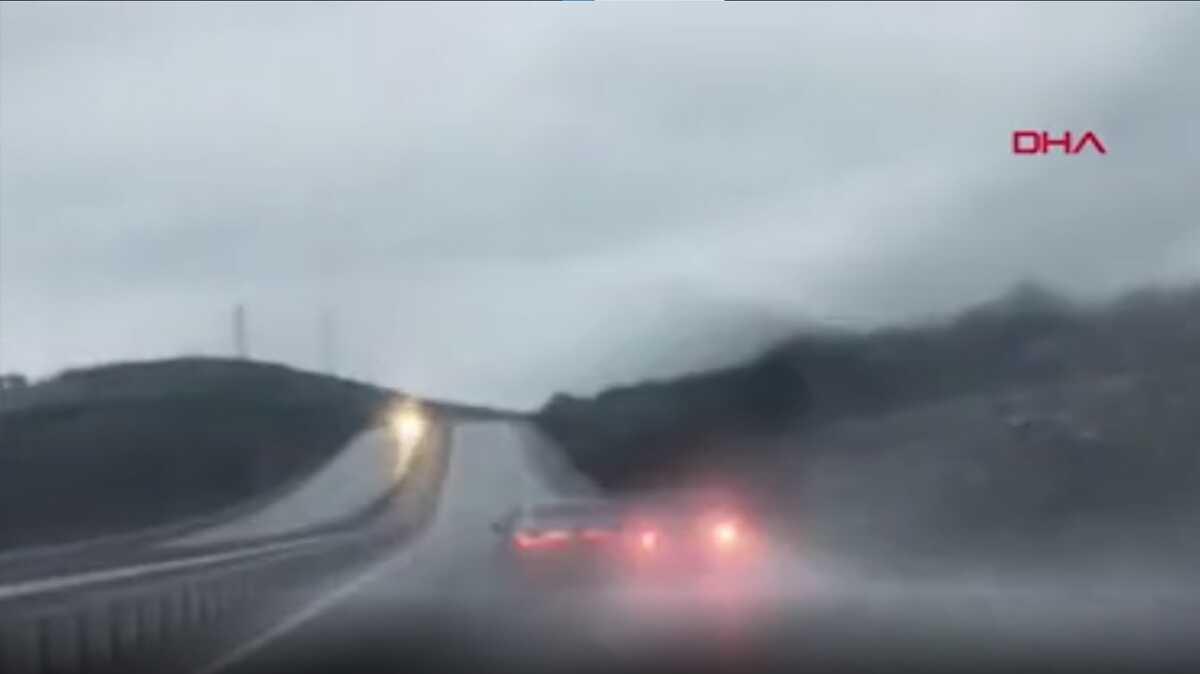 ile yolunda seyir halinde yol verme kavgas kameralara yansd