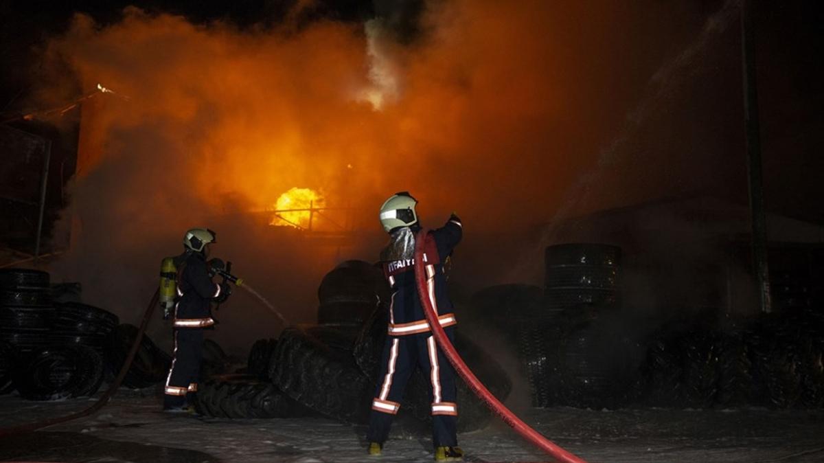 Şişli'de korkutan yangın: Çok sayıda itfaiye ekibi sevk edildi