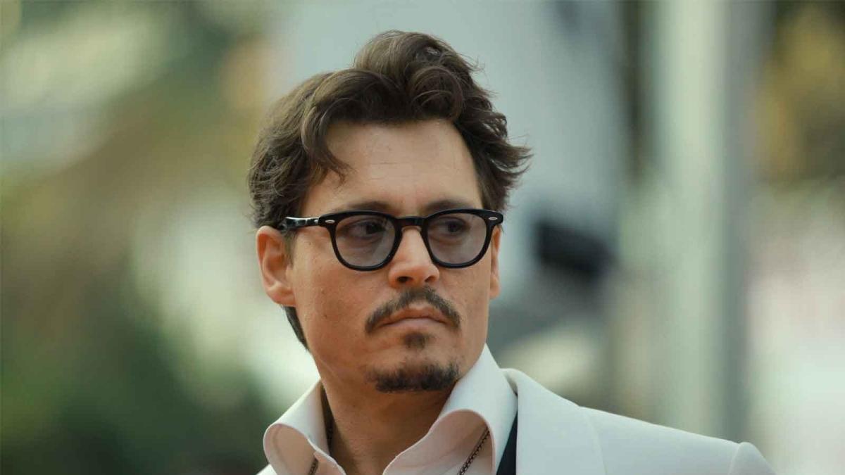 Johnny Depp'in ba davetsiz misafir ile dertte! Banyo yaparken yakaland