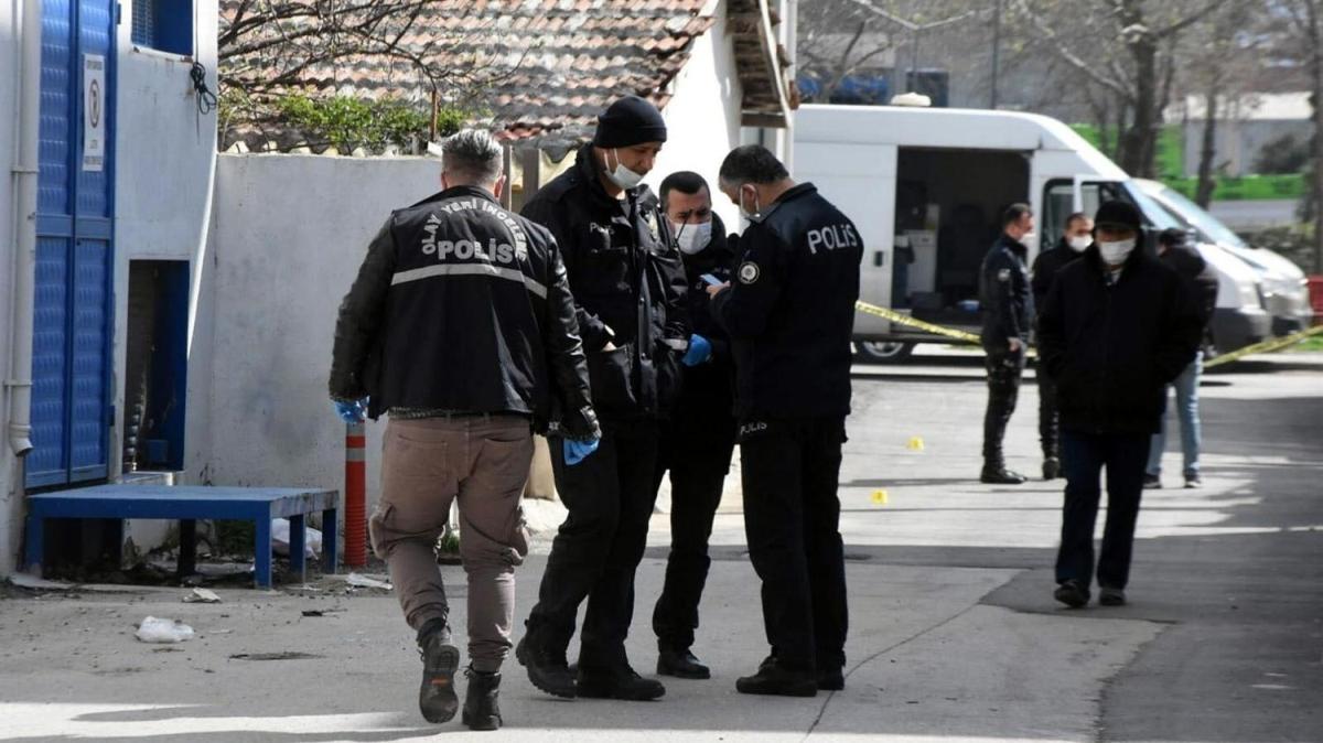 İzmir'de iki kardeş husumetlilerini vurdu