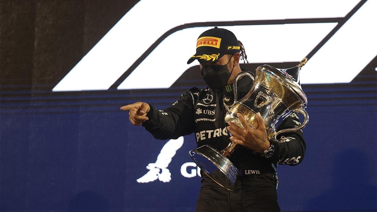 Formula 1'de sezonun ilk yar Lewis Hamilton'n